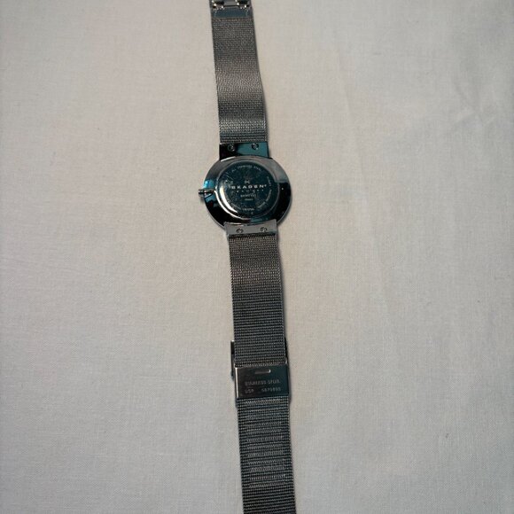 Skagen Silver Mesh Band Watch Minimalist Cream Face Unisex Timepiece - Picture 5 of 8